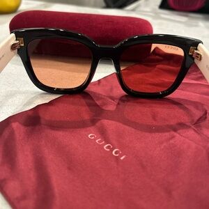 Gucci Black and Cream Sunglasses with Brown Lenses
